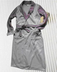 福州榮登貿易 專注服裝服飾零售與批發，提供優質搖粒絨睡袍及全品類服飾服務