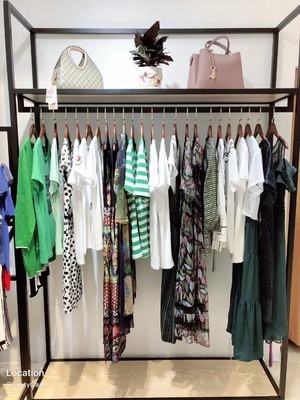 開服裝店進貨渠道分析 芝麻e柜品牌折扣店加盟靠譜嗎？